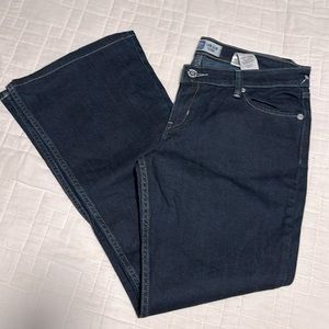 Levi’s Strauss NWT women’s low slim flare jeans size 13 excellent condition